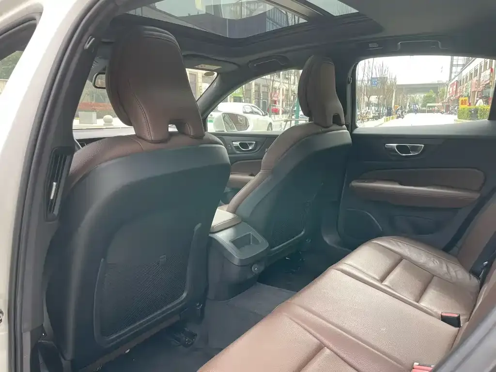 Volvo S60 2024 из CN, фото 5
