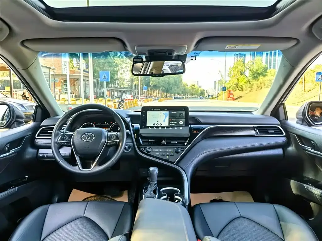 Toyota Camry 2023 из CN, фото 5
