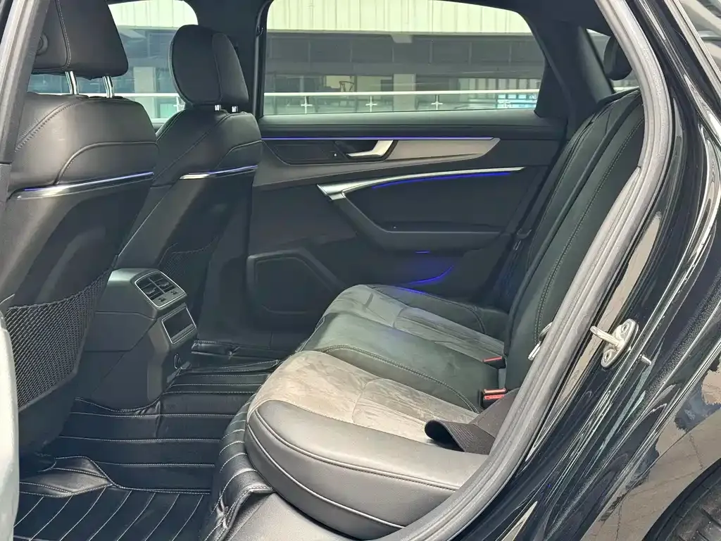 Audi A6L 2021 из CN, фото 8