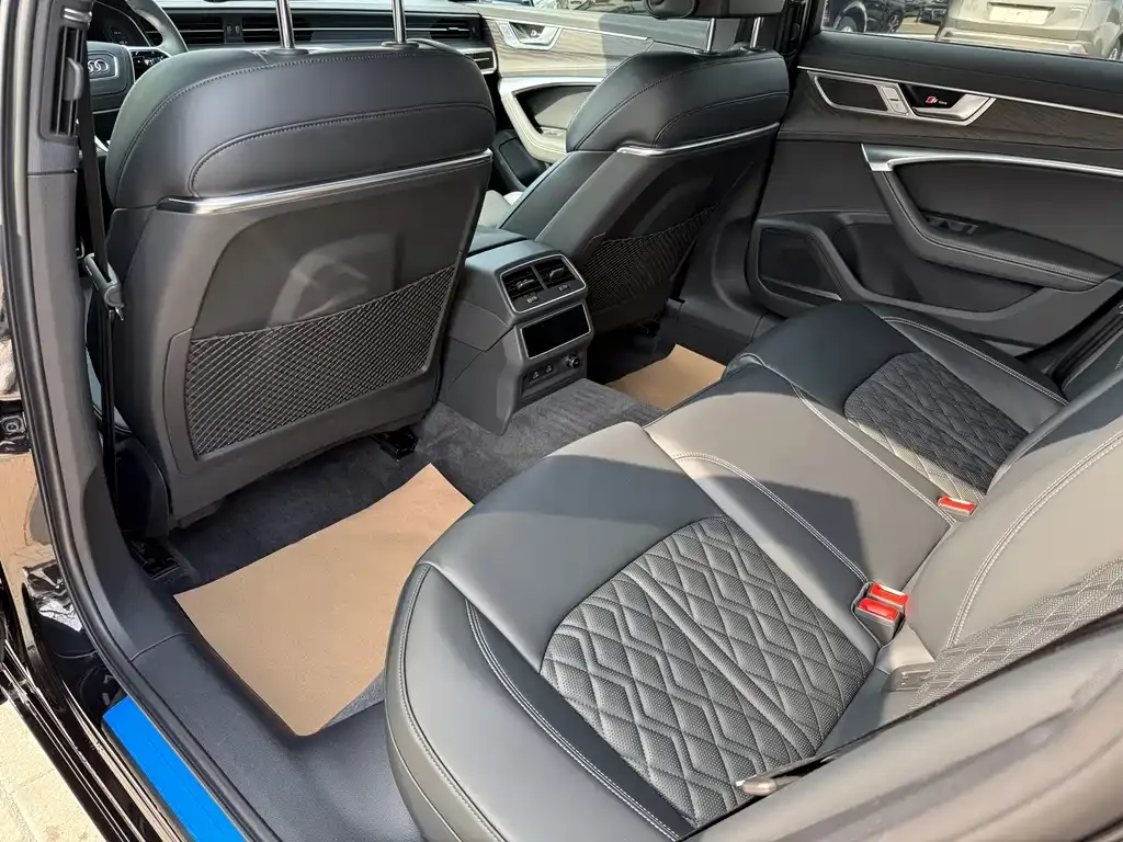 Audi A6L 2025 из CN, фото 6