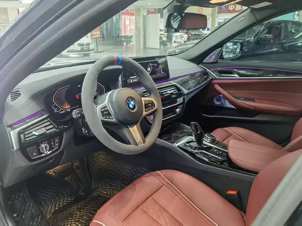 BMW 5 Series 2021 из CN, фото 2