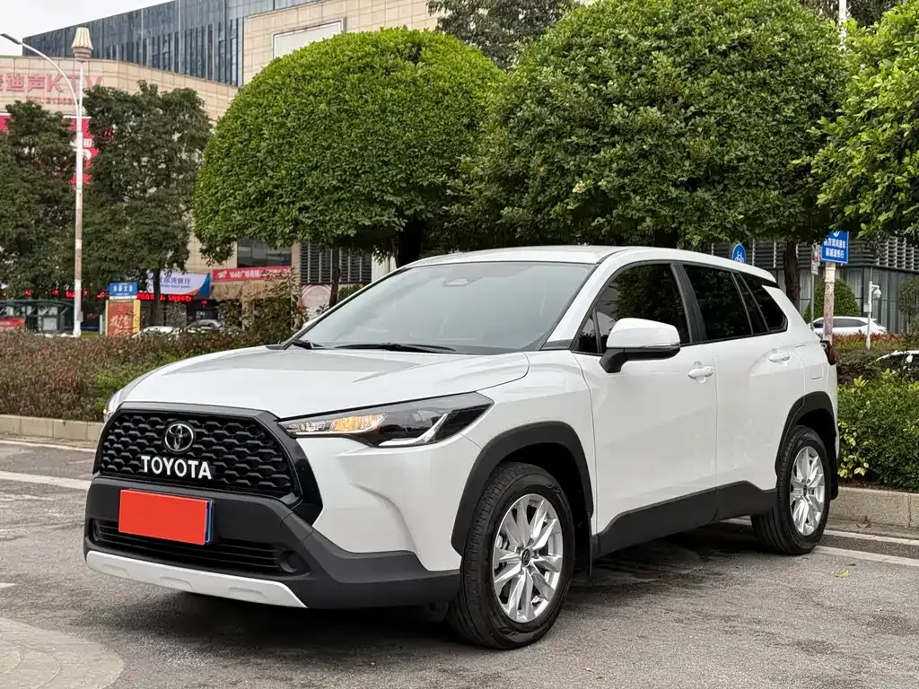 Toyota Corolla Cross — фото 1