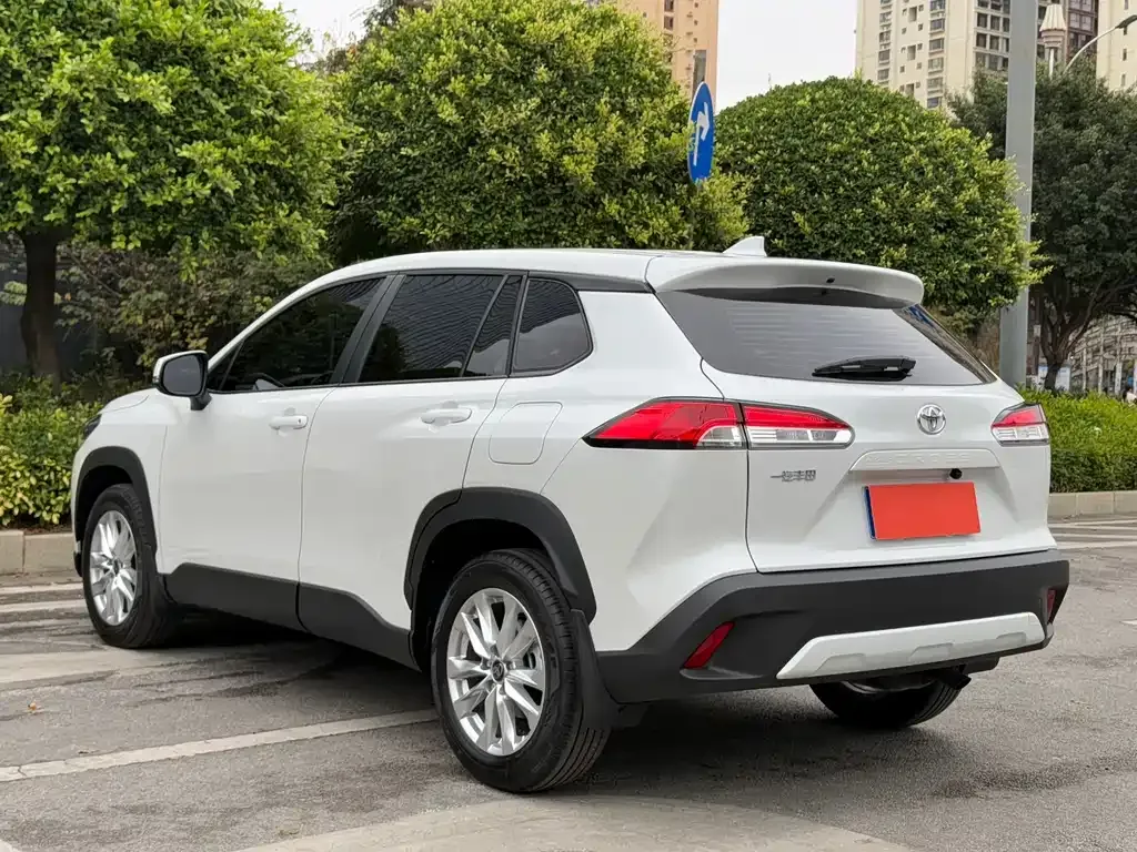 Toyota Corolla Cross — фото 9