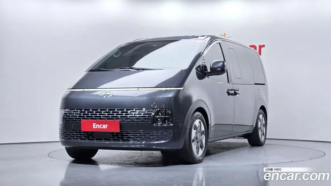 Hyundai Staria Tourer 9-Seater