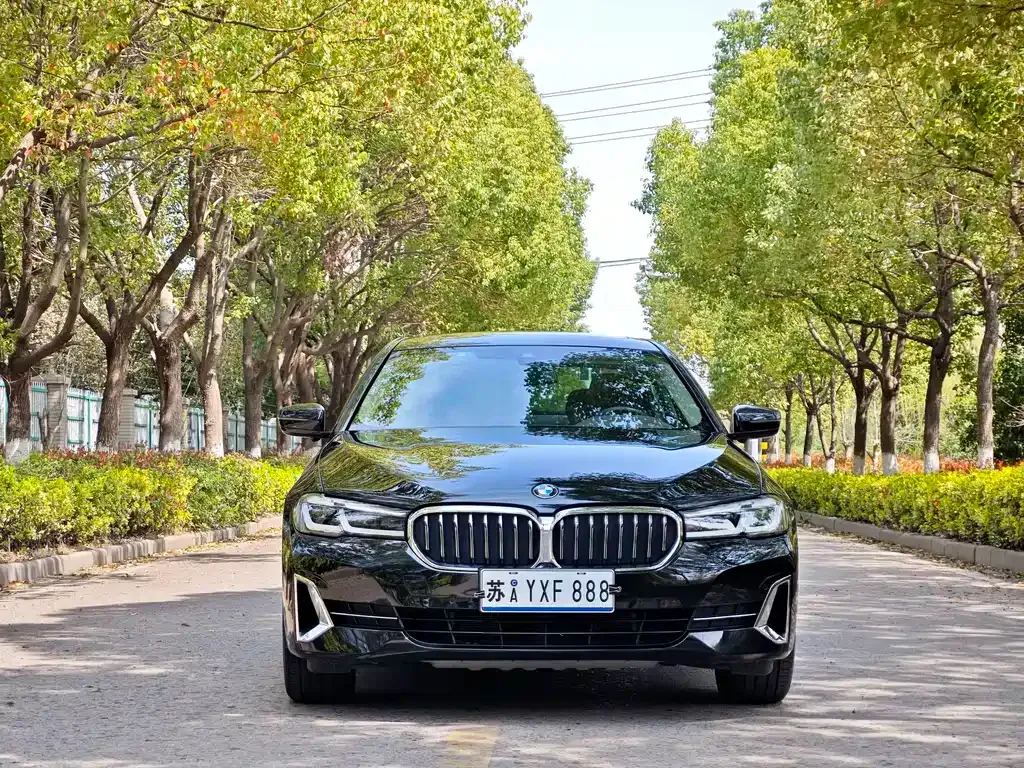 BMW 5 Series — фото 9