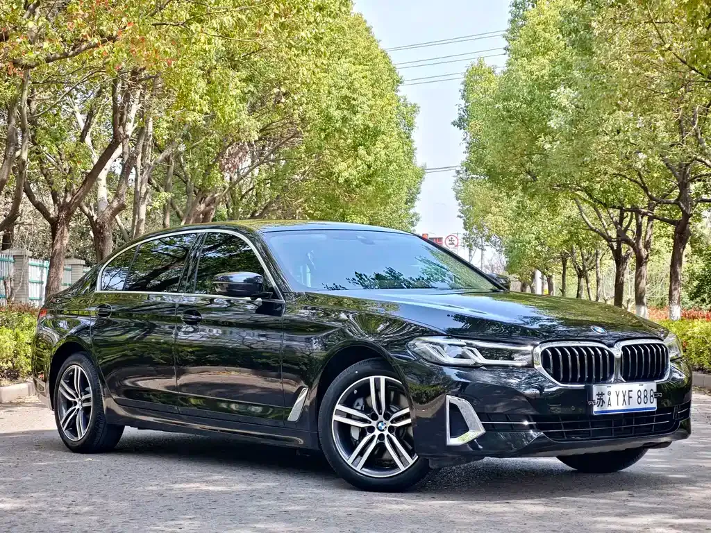 BMW 5 Series — фото 8
