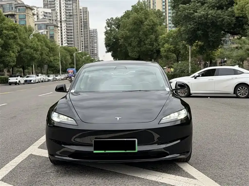 Tesla Model 3 — фото 6