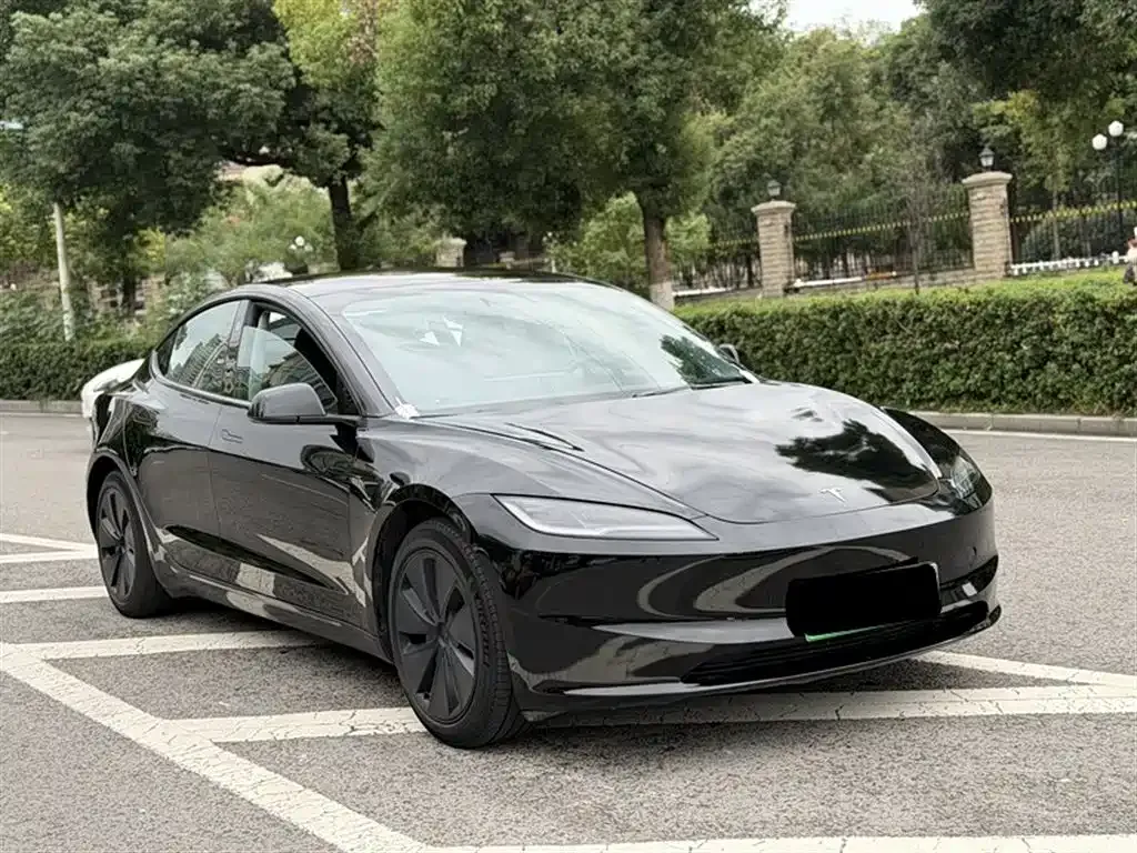 Tesla Model 3 — фото 10