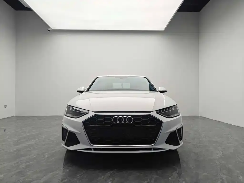 Audi A4L 2021 из CN, фото 2