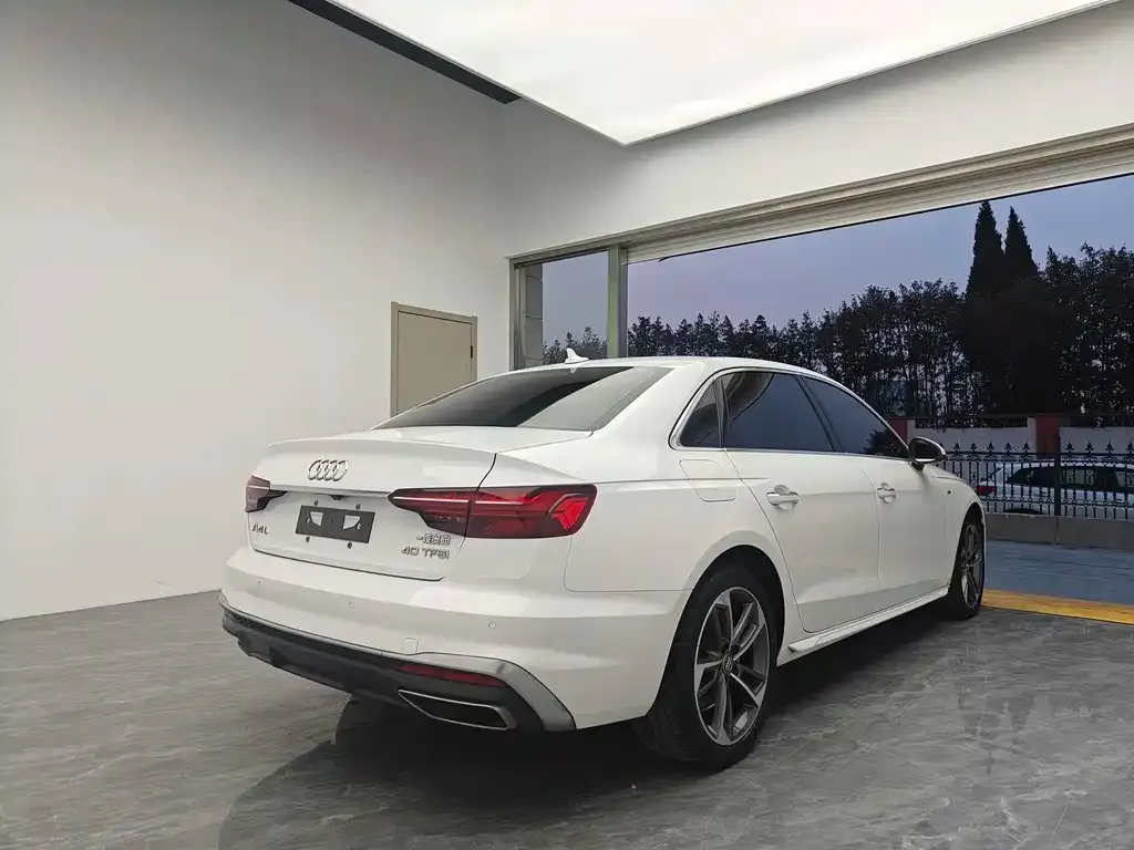 Audi A4L 2021 из CN, фото 4