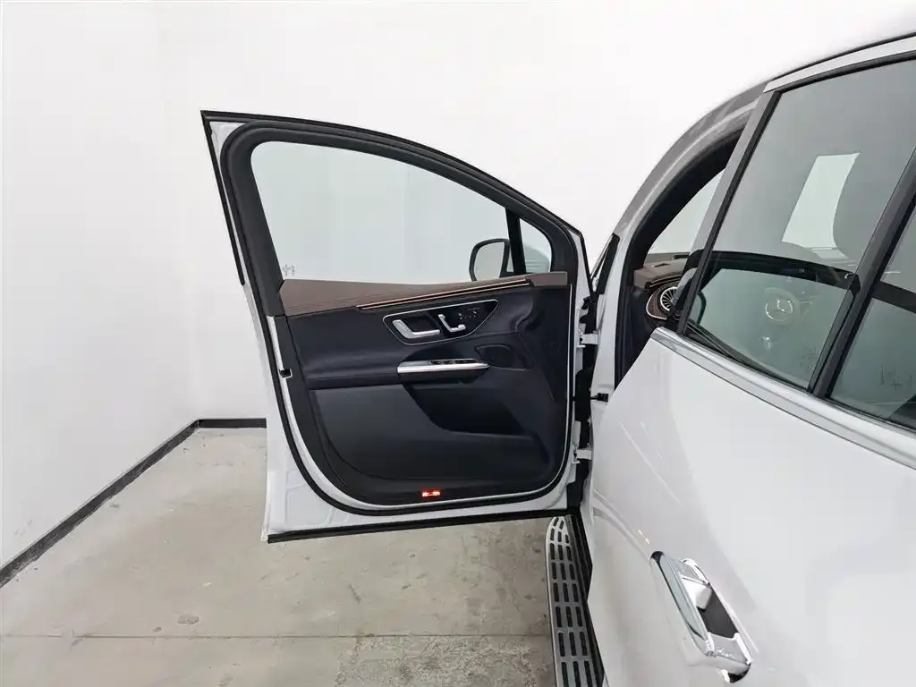 Mercedes-Benz EQE SUV 2023 из CN, фото 3