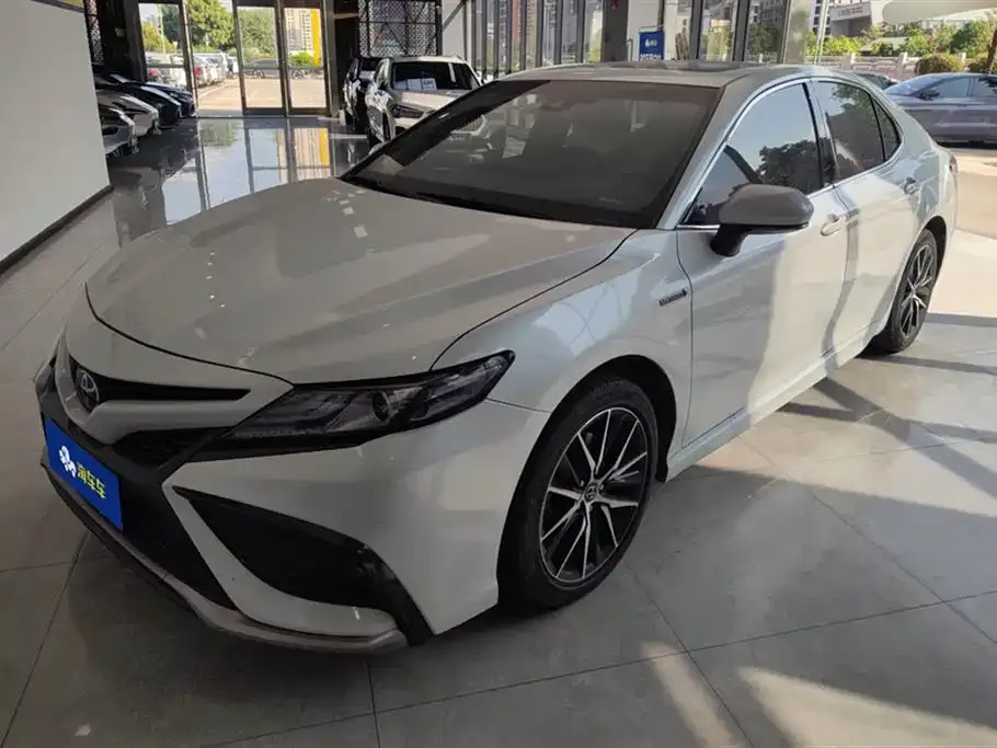 Toyota Camry 2023 из CN, фото 1