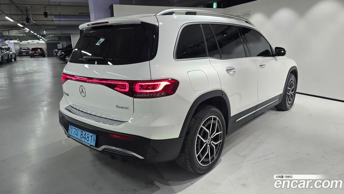Mercedes-Benz EQB — фото 10