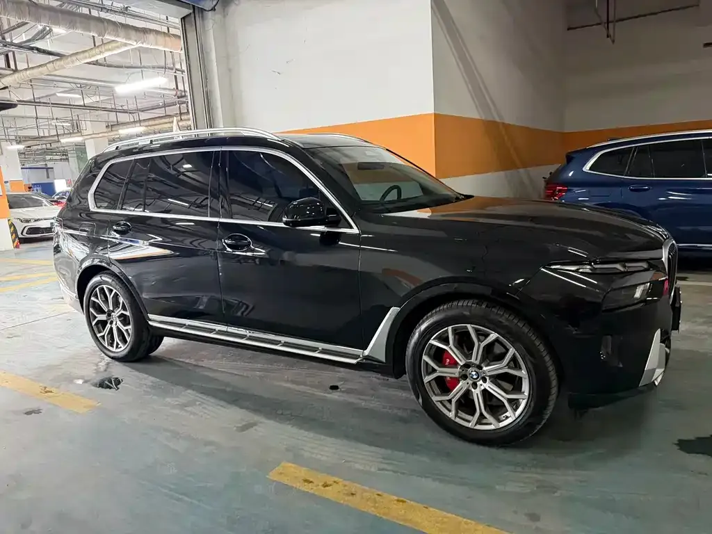 BMW X7 2025 из CN, фото 2