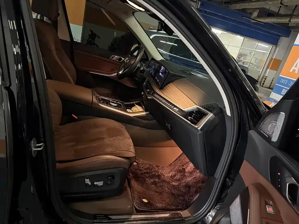 BMW X7 2025 из CN, фото 10