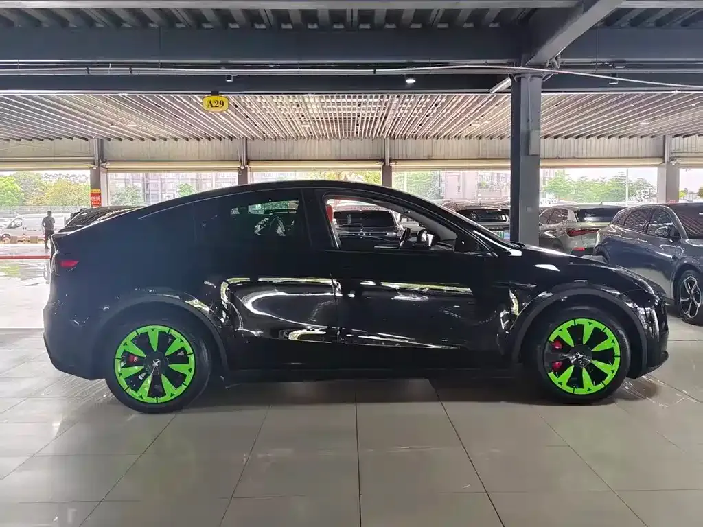 Tesla Model Y 2023 из CN, фото 3