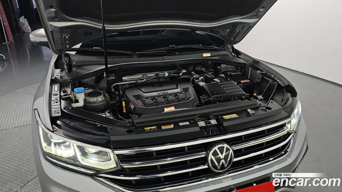 Volkswagen Tiguan — фото 9
