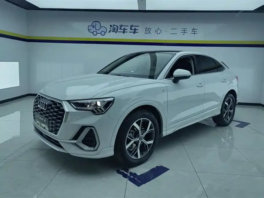 Audi Q3 Sportback 2021 из CN, фото 1