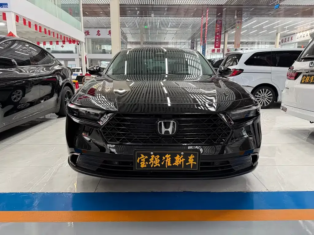 Honda Accord — фото 1
