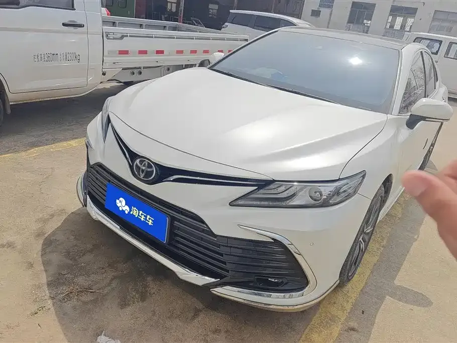 Toyota Camry — фото 5