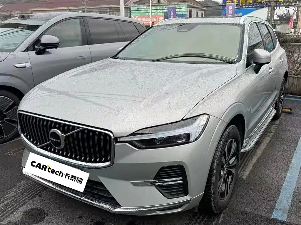 Volvo XC60 — фото 1
