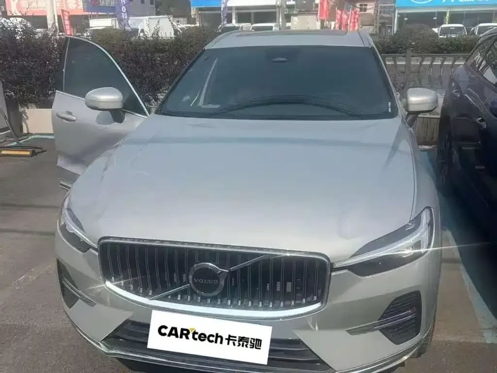 Volvo XC60 — фото 2
