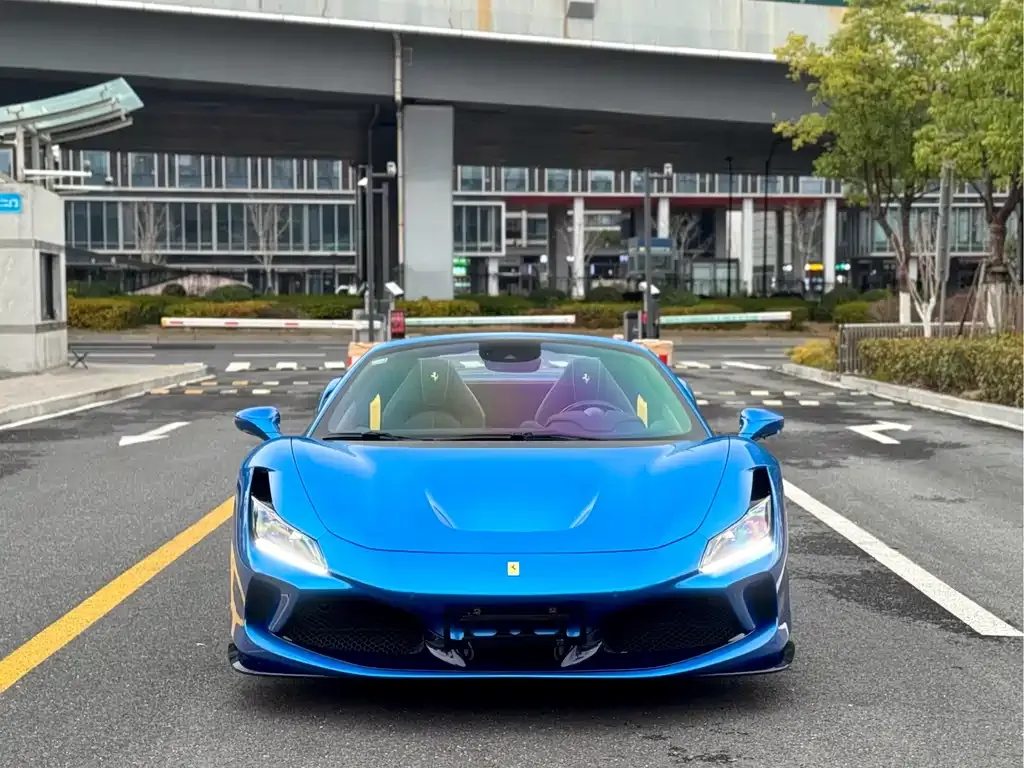 Ferrari F8 — фото 1