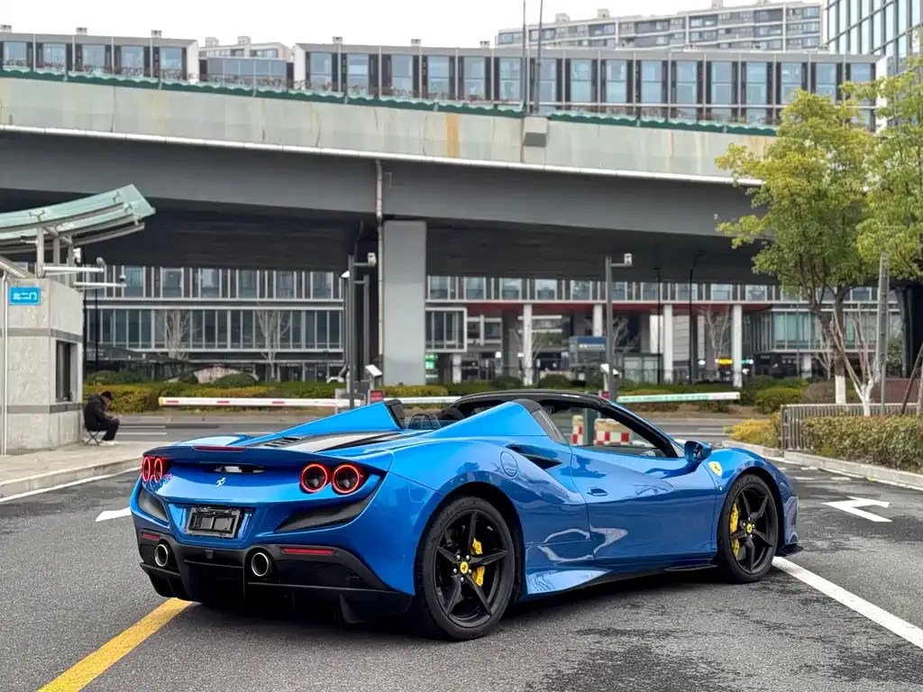 Ferrari F8 — фото 5
