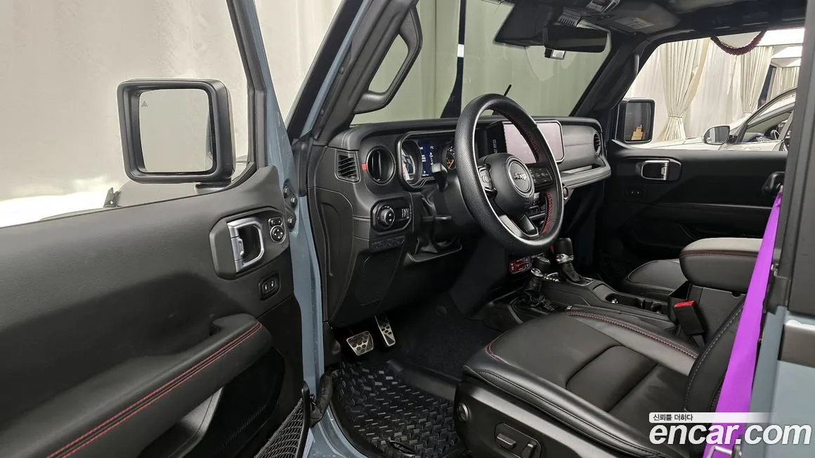 Jeep Wrangler — фото 10