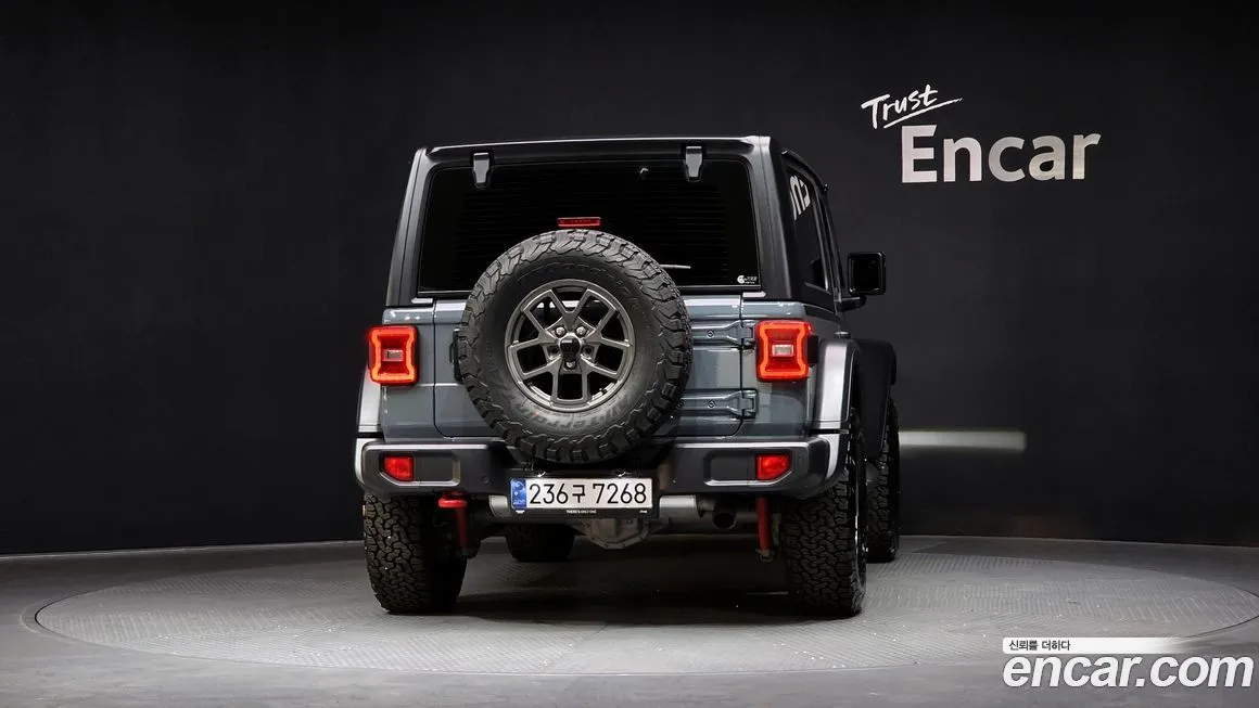 Jeep Wrangler — фото 6