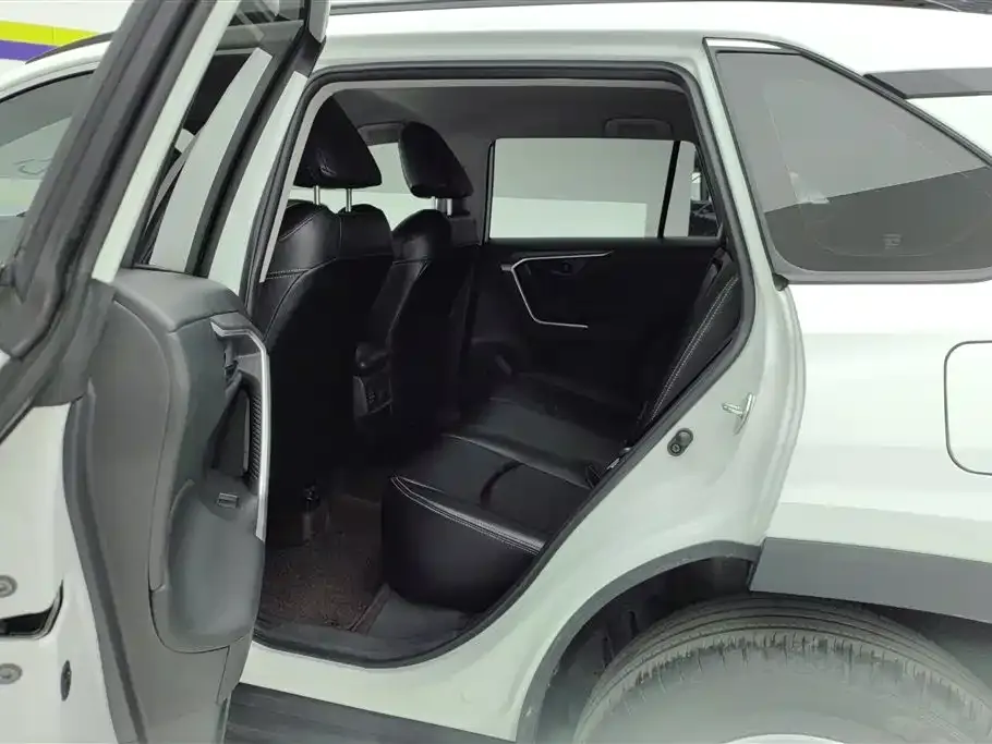 Toyota RAV4 2022 из CN, фото 4