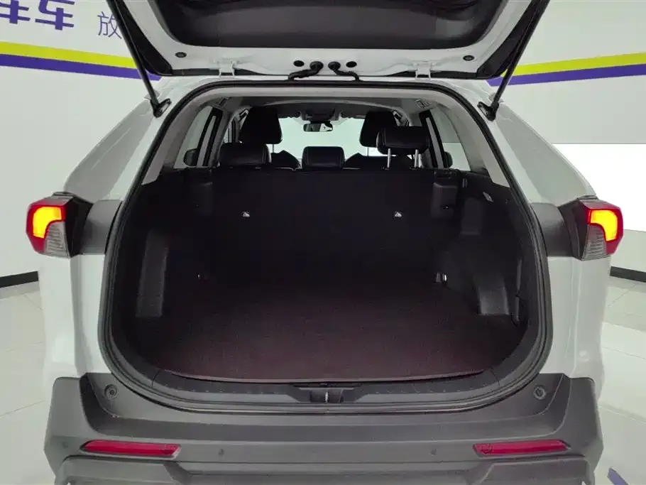 Toyota RAV4 2022 из CN, фото 9