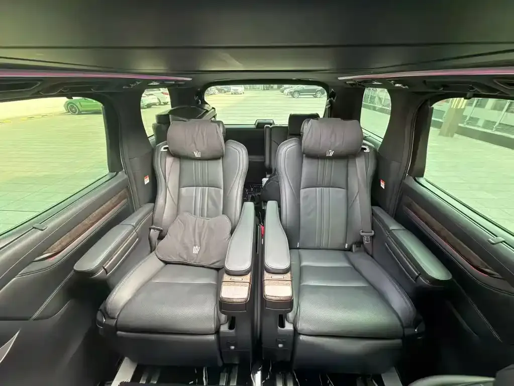 Toyota Vellfire — фото 9
