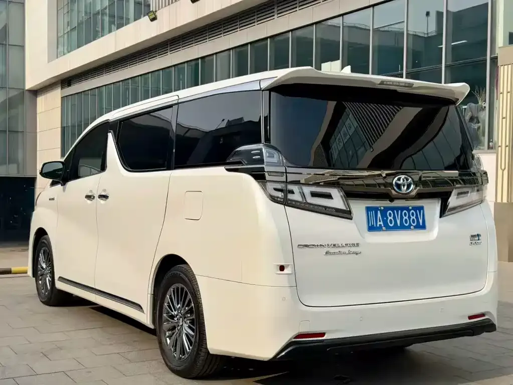 Toyota Vellfire — фото 5