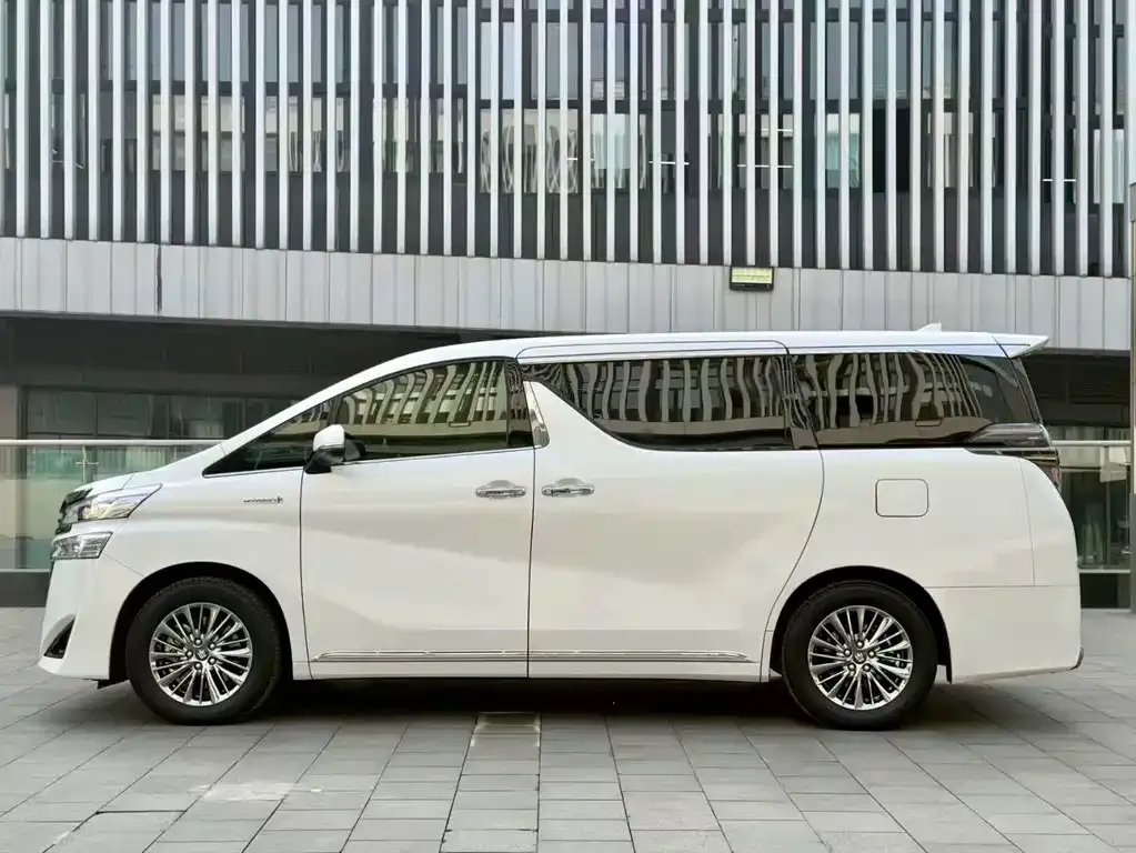 Toyota Vellfire — фото 6