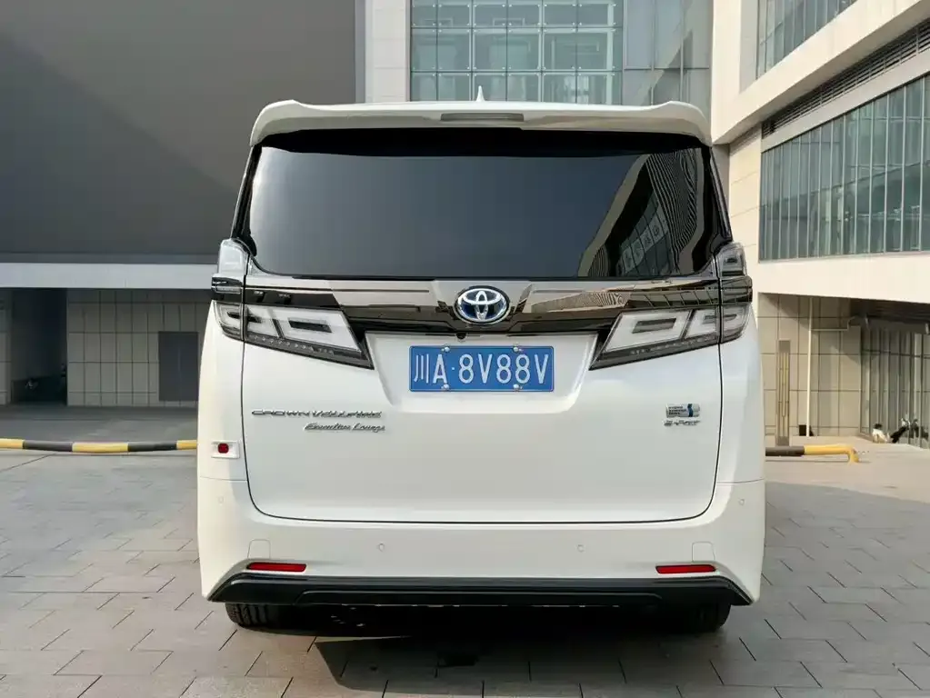 Toyota Vellfire — фото 4