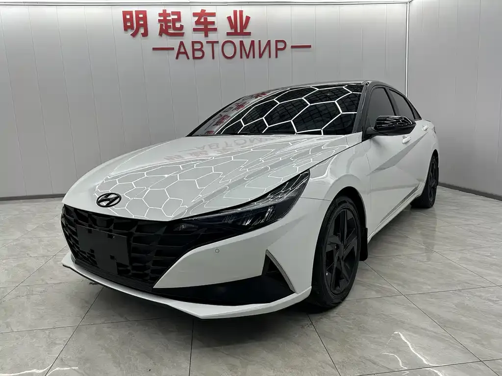 Hyundai Elantra 2023 из CN, фото 1