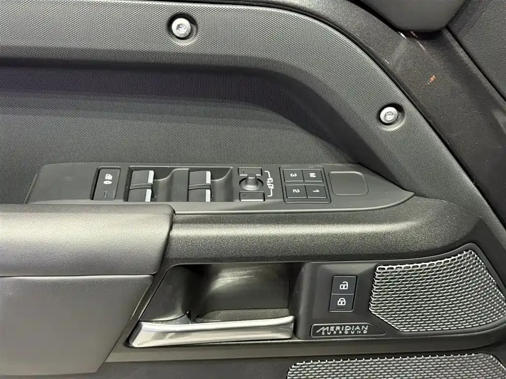 Land Rover Defender 2023 из CN, фото 9