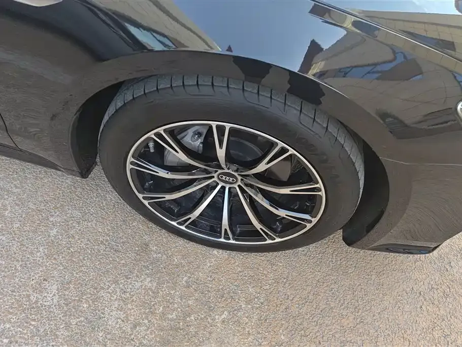 Audi A7L 2025 из CN, фото 3