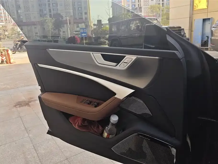Audi A7L 2025 из CN, фото 8