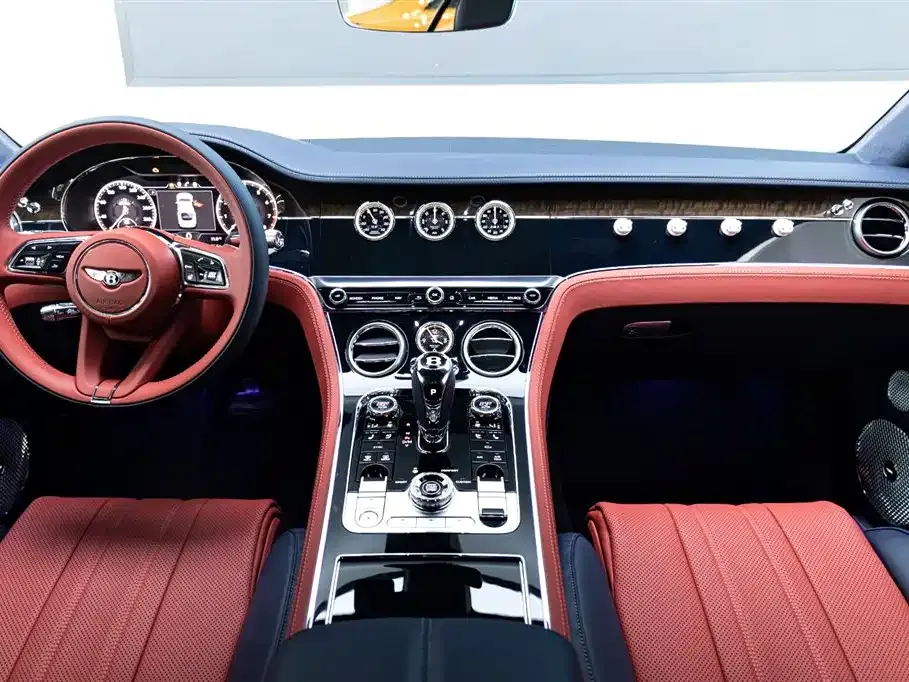 Bentley Continental 2024 из CN, фото 7