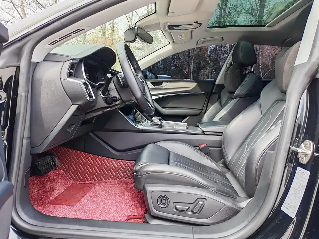 Audi A7 2022 из CN, фото 6