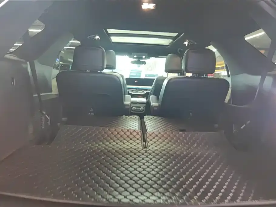 Ford Explorer 2023 из CN, фото 2