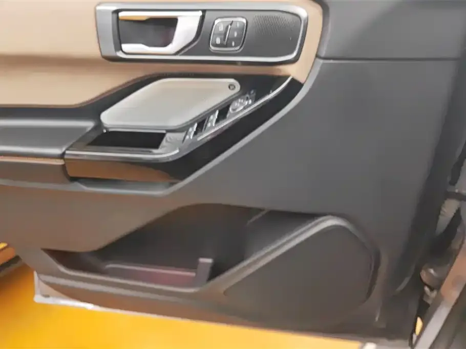 Ford Explorer 2023 из CN, фото 6