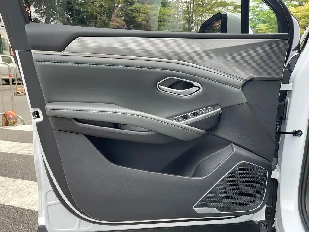 BYD L DM-i 2025 из CN, фото 8