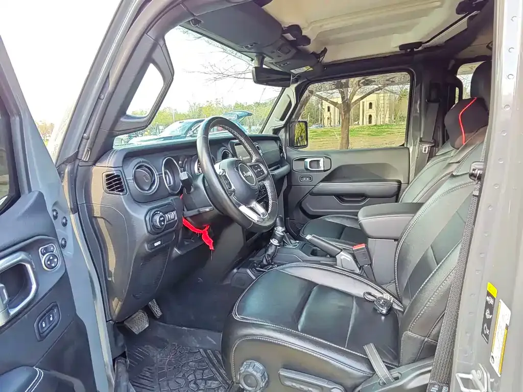 Jeep Gladiator 2023 из CN, фото 2