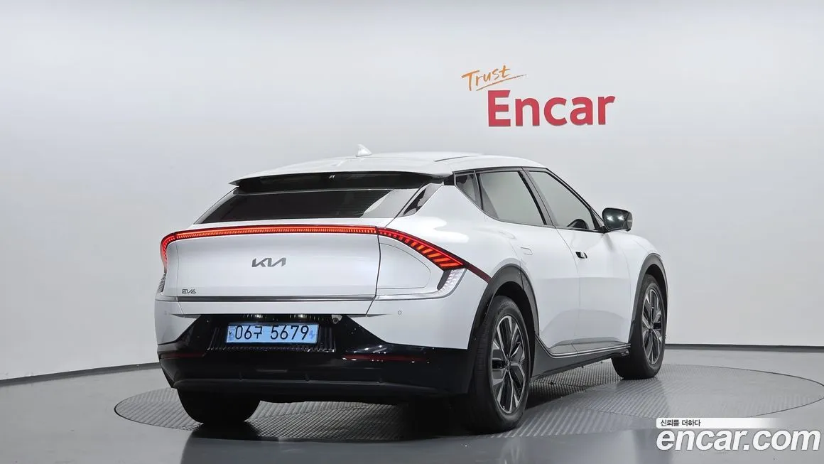 Kia EV6 2023 из KR, фото 2