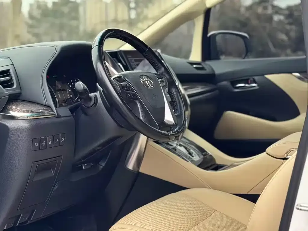 Toyota Vellfire 2023 из CN, фото 2