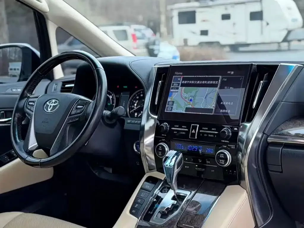 Toyota Vellfire 2023 из CN, фото 5