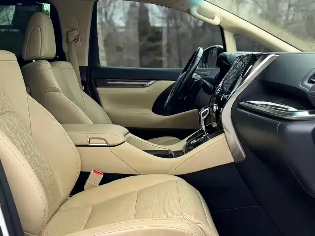 Toyota Vellfire 2023 из CN, фото 9